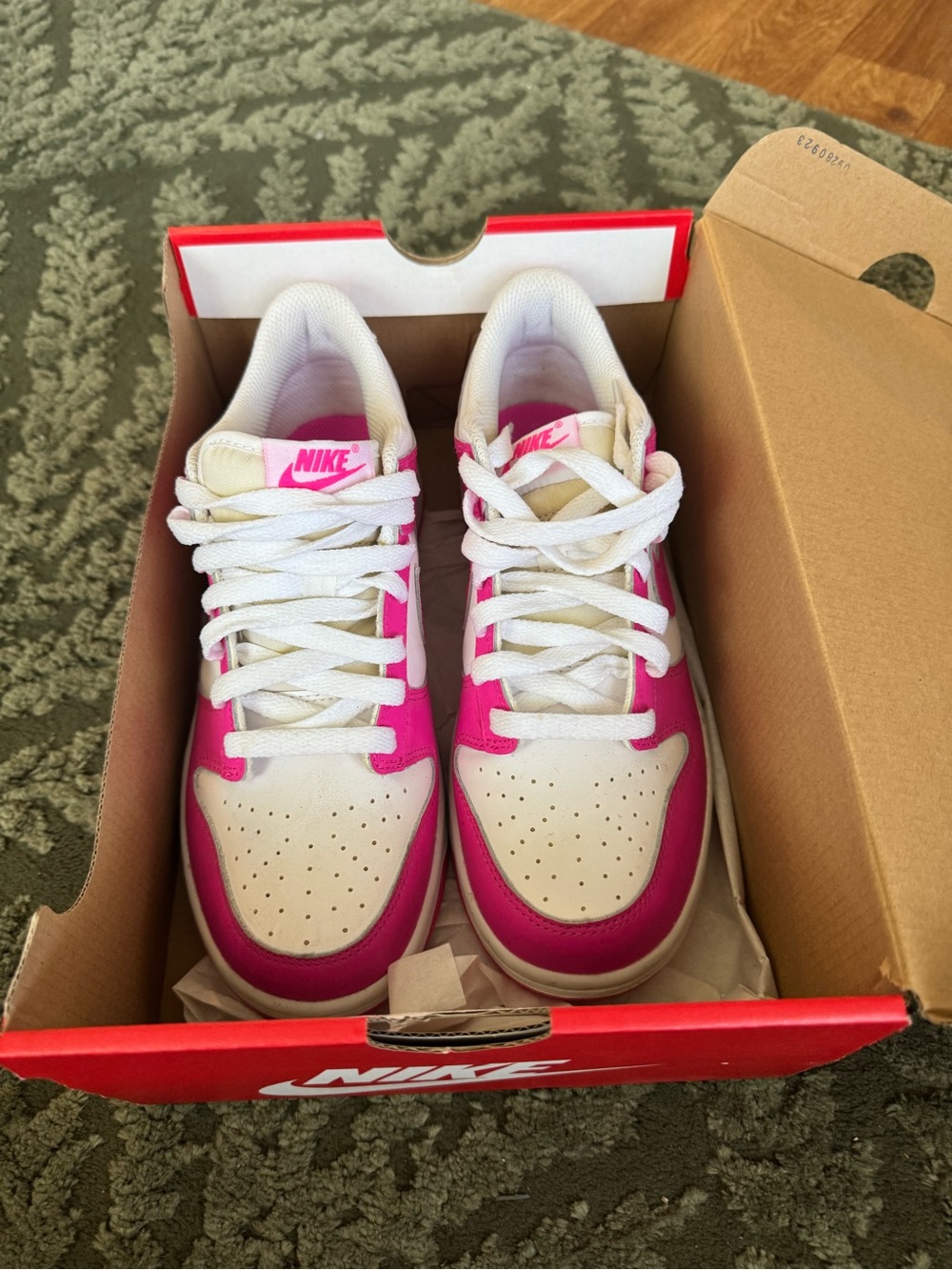 Nike Kids Low Top Sneakers in Pink and White